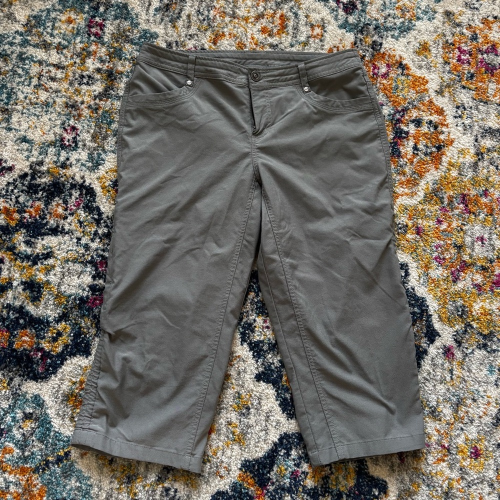 KUHL Trekr Kapri Pants pavement/ gray women’s size 10